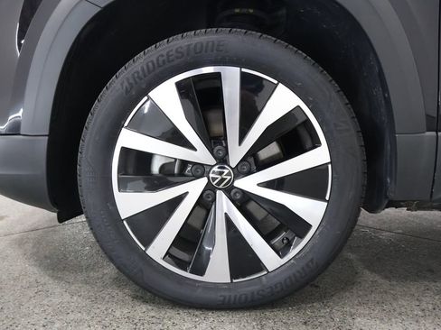 Used 2022 Volkswagen Taos SE image 5