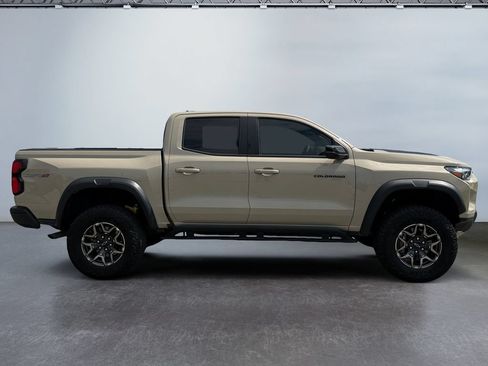 Used 2024 Chevrolet Colorado ZR2 w/ Technology Package AWD/4WD image 2
