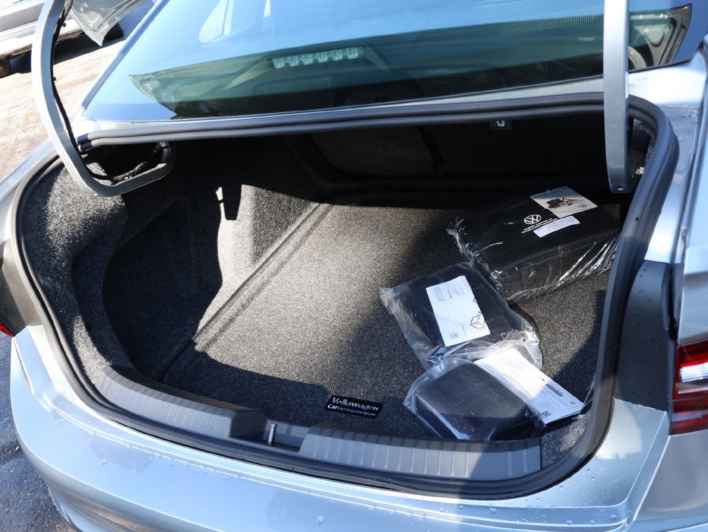Certified 2026 Volkswagen Jetta SE FWD image 16