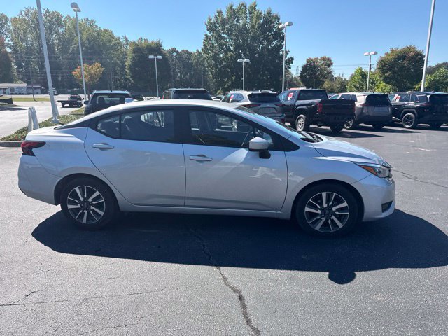 Used 2025 Nissan Versa SV FWD image 5