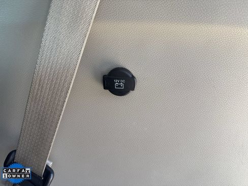 Used 2024 Chrysler Pacifica Touring-L FWD image 32