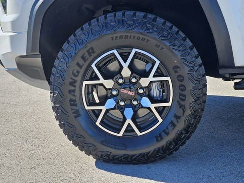 New 2026 GMC Canyon AT4X image 9