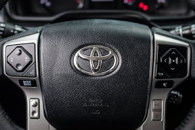 Used 2021 Toyota 4Runner SR5 Premium w/ Moonroof Package AWD/4WD image 25