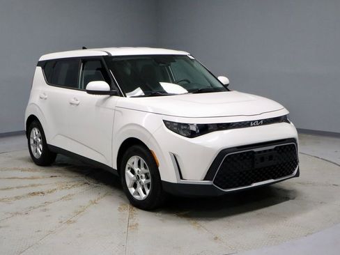 Used 2025 Kia Soul LX w/ LX Technology Package image 1