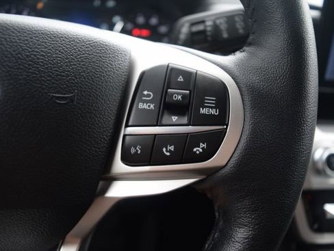 Used 2022 Ford Explorer XLT w/ Equipment Group 202A AWD/4WD image 5