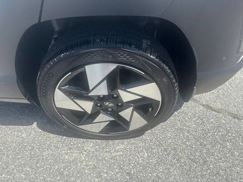 Used 2024 Hyundai Kona Limited AWD/4WD image 12