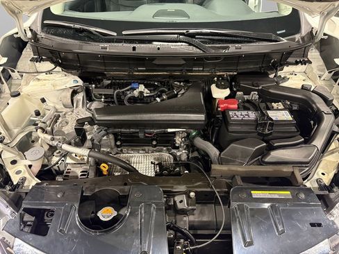 Used 2020 Nissan Rogue S image 40