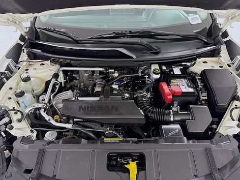 Used 2024 Nissan Rogue S FWD image 29