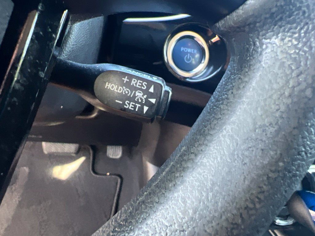 Used 2021 Toyota Prius L Eco FWD image 50