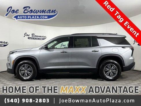 New 2025 Chevrolet Traverse LT w/ Driver Confidence Package image 1