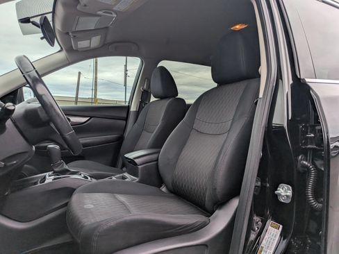 Used 2018 Nissan Rogue SV FWD image 5