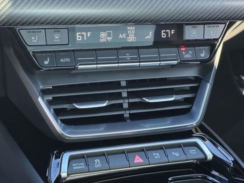 Used 2023 Audi e-tron GT Prestige image 20