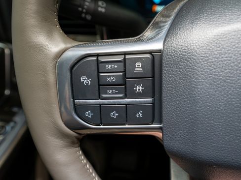 Used 2025 Ford F250 Platinum w/ Platinum Plus Package image 37