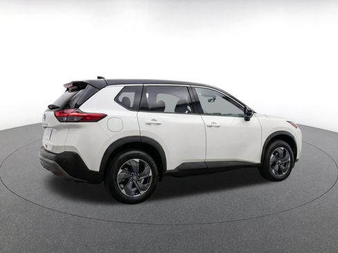 Used 2025 Nissan Rogue SV AWD/4WD image 7