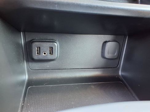 Used 2022 Chevrolet Colorado LT w/ LT Convenience Package AWD/4WD image 8