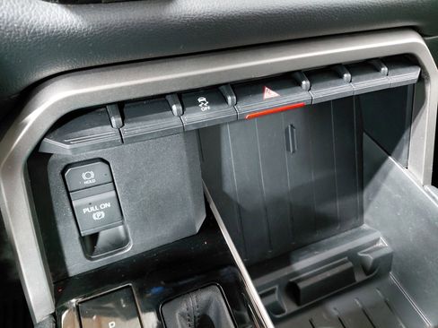 Used 2023 Toyota Tundra Limited image 36