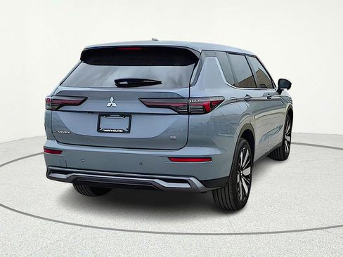 New 2026 Mitsubishi Outlander SE image 6