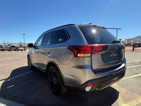 Used 2020 Mitsubishi Outlander SE image 6
