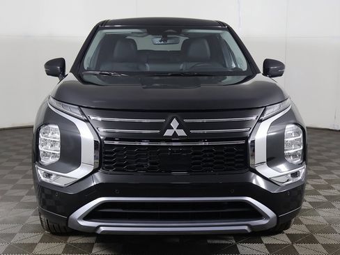 New 2026 Mitsubishi Outlander SE image 13