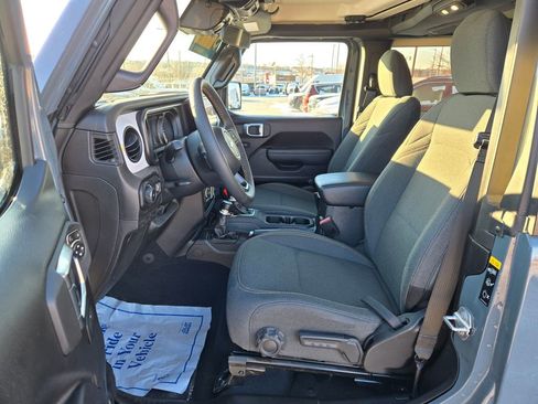 Used 2024 Jeep Wrangler Sport S image 15