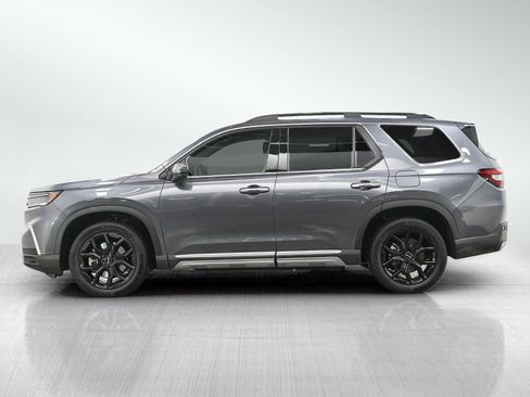 Used 2025 Honda Pilot Touring image 2