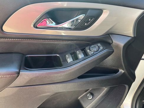 Used 2018 Chevrolet Traverse LT image 26