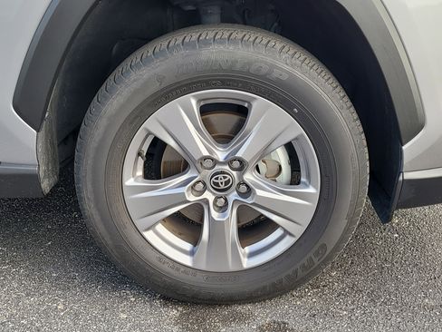 Used 2023 Toyota RAV4 XLE w/ Convenience Package FWD image 10