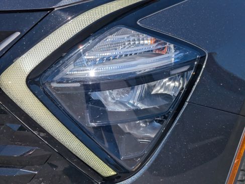 Used 2023 Kia Sportage EX image 29