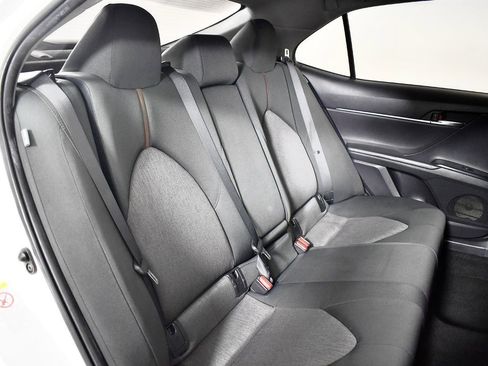 Used 2018 Toyota Camry LE image 24