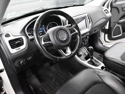 Used 2017 Jeep Compass Latitude w/ Popular Equipment Group AWD/4WD image 10