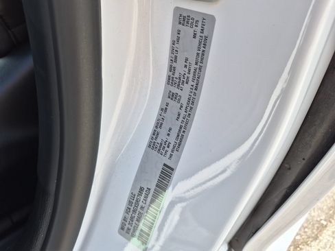 Used 2025 Chrysler Pacifica Select FWD image 21