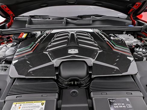 Used 2023 Lamborghini Urus Performante AWD/4WD image 12