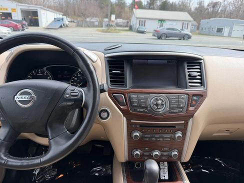 Used 2020 Nissan Pathfinder Platinum image 38