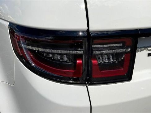 Used 2020 Land Rover Discovery Sport SE AWD/4WD image 22