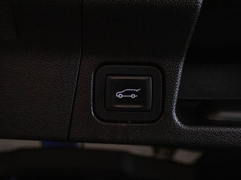 Used 2019 GMC Acadia SLT AWD/4WD image 25