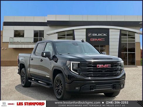 Used 2024 GMC Sierra 1500 Elevation w/ Elevation Premium Package AWD/4WD image 8