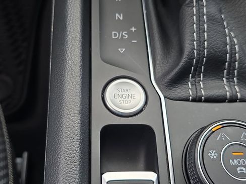 Used 2023 Volkswagen Atlas Cross Sport SE w/ Panoramic Sunroof Package AWD/4WD image 29