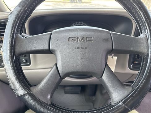 Used 2005 GMC Sierra 2500 SLE w/ Skid Plate Package AWD/4WD image 40