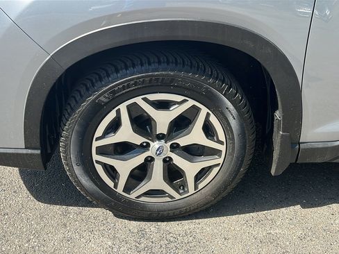 Certified 2021 Subaru Forester Premium AWD/4WD image 10