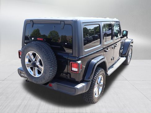 Used 2019 Jeep Wrangler Unlimited Sahara AWD/4WD image 7