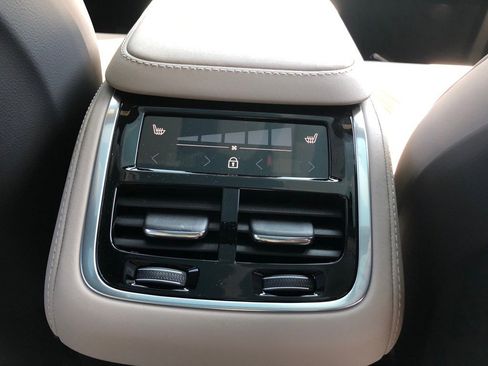 New 2026 Volvo XC90 B6 Plus w/ Protection Package Premier image 39