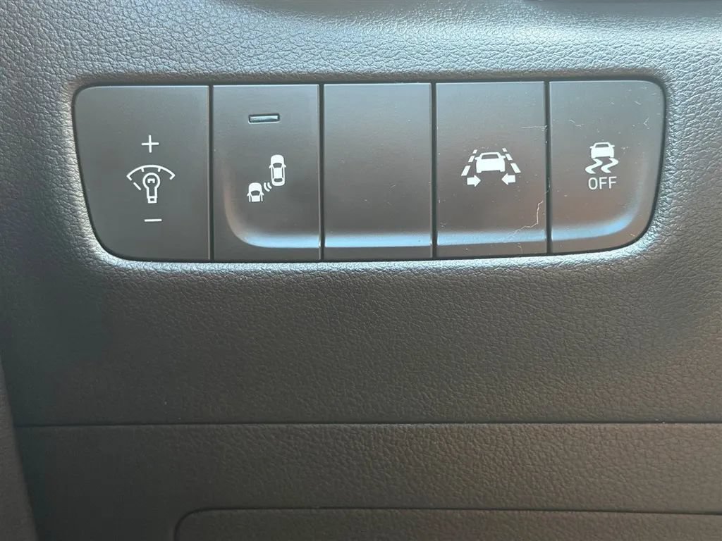 Used 2021 Hyundai Kona SEL FWD image 20