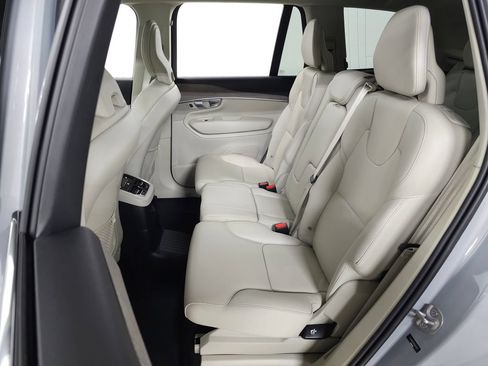 Certified 2024 Volvo XC90 T8 Plus AWD/4WD image 37