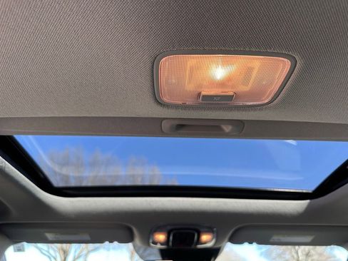 Used 2023 Hyundai Elantra Limited image 19