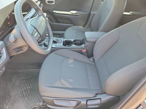 New 2026 Kia K4 LXS image 3