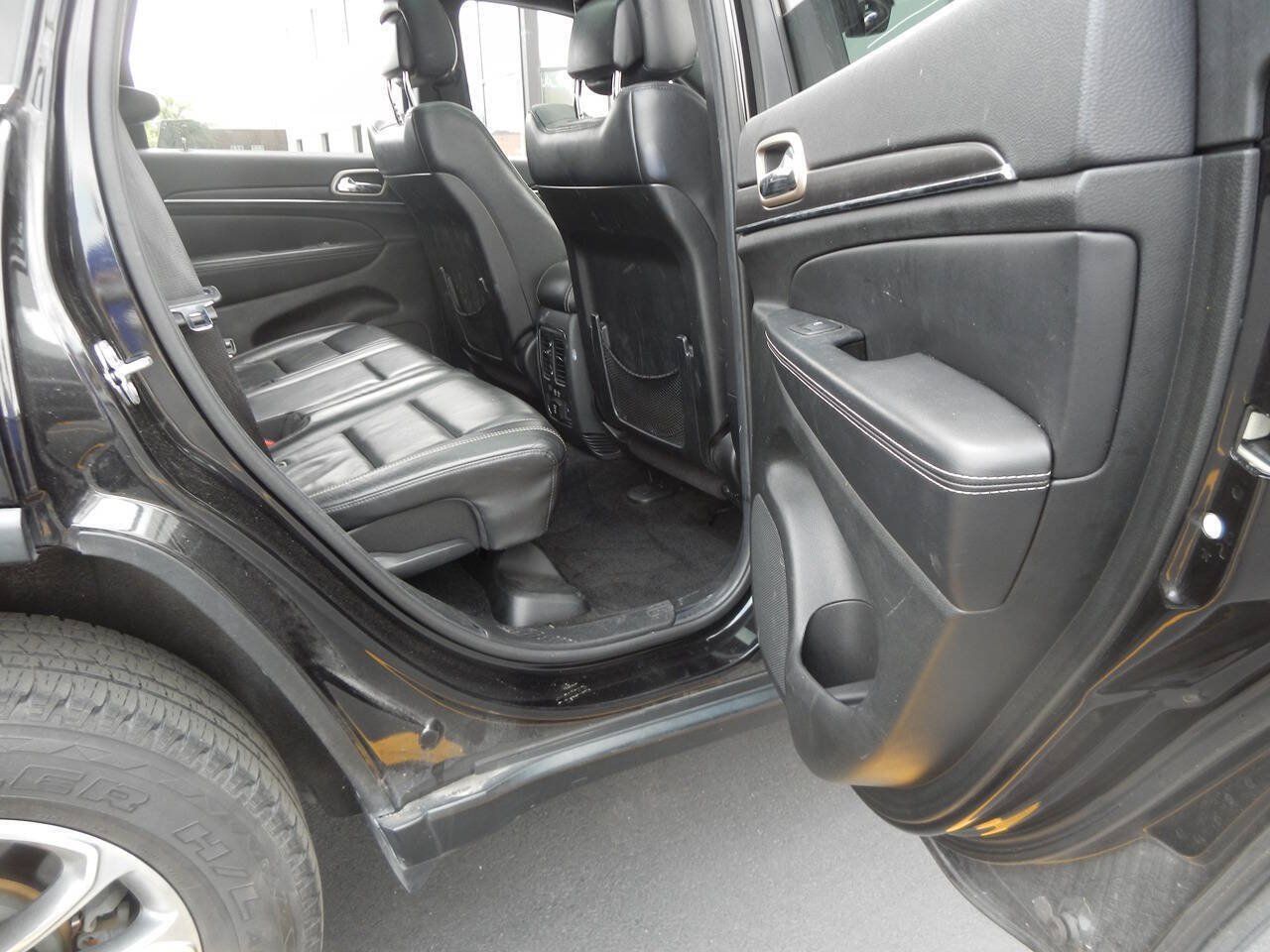 Used 2015 Jeep Grand Cherokee Limited w/ Luxury Group II AWD/4WD image 35