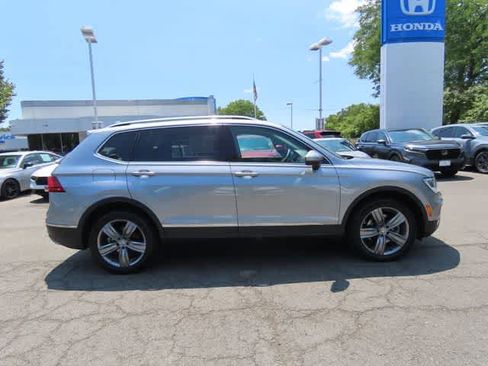 Used 2021 Volkswagen Tiguan SEL AWD/4WD image 3