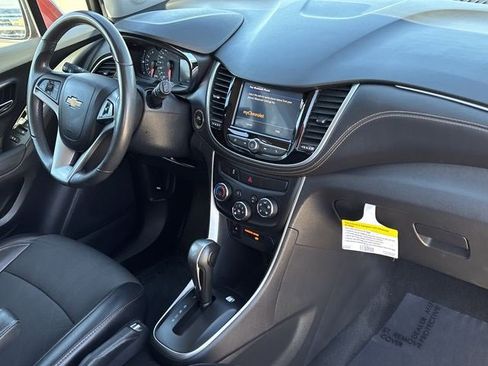 Used 2021 Chevrolet Trax LT w/ Sport Edition image 28