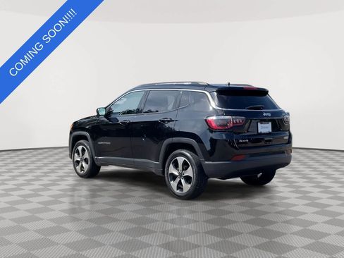 Used 2018 Jeep Compass Latitude w/ Cold Weather Group AWD/4WD image 6