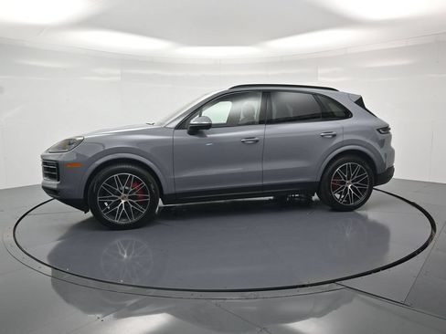 Certified 2026 Porsche Cayenne S w/ Premium Package Plus AWD/4WD image 2